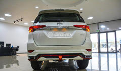 Toyota Fortuner 2015– Lexus-TRD V2 korisarja (2015-2020) kuva 3