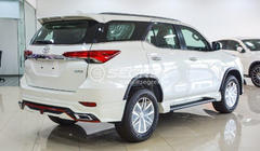 Toyota Fortuner 2015– Lexus-TRD V2 korisarja (2015-2020) kuva 5