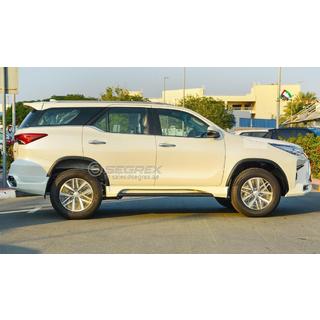 Lexus-TRD V2 korisarja (2015-2020) Toyota Fortuner 2015– kuva 4