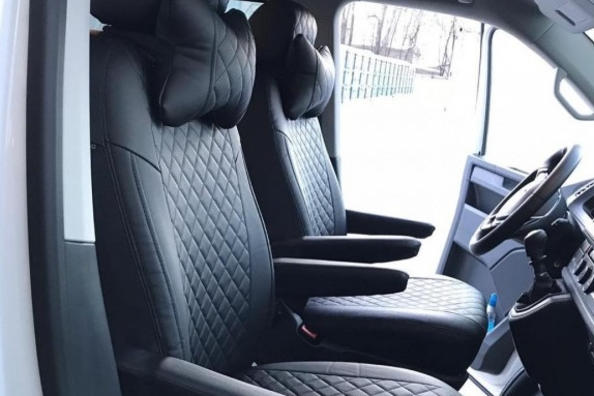 Auton penkinpäälliset Volkswagen Multivan T5:een