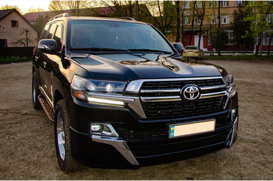 Toyota Land Cruiser 200 2007–2021 Korisarja 2016-2021 (Executive 2021) Valkoinen väri Kuva 13