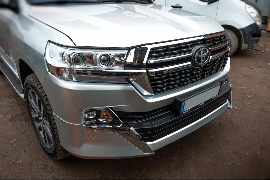 Toyota Land Cruiser 200 2007–2021 Korisarja 2016-2021 (Executive 2021) Valkoinen väri Kuva 2