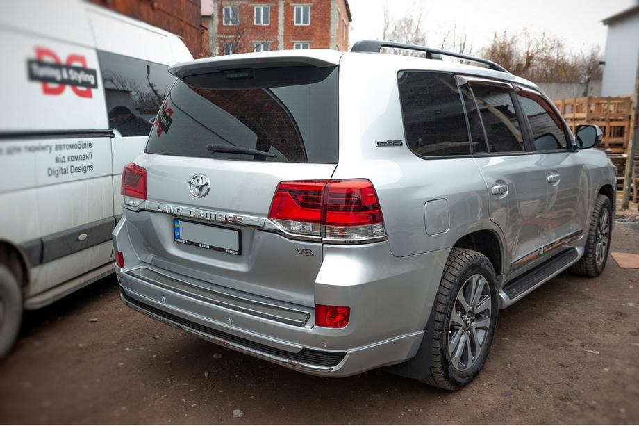 Toyota Land Cruiser 200 2007–2021 Korisarja 2016-2021 (Executive 2021) Valkoinen väri Kuva 7