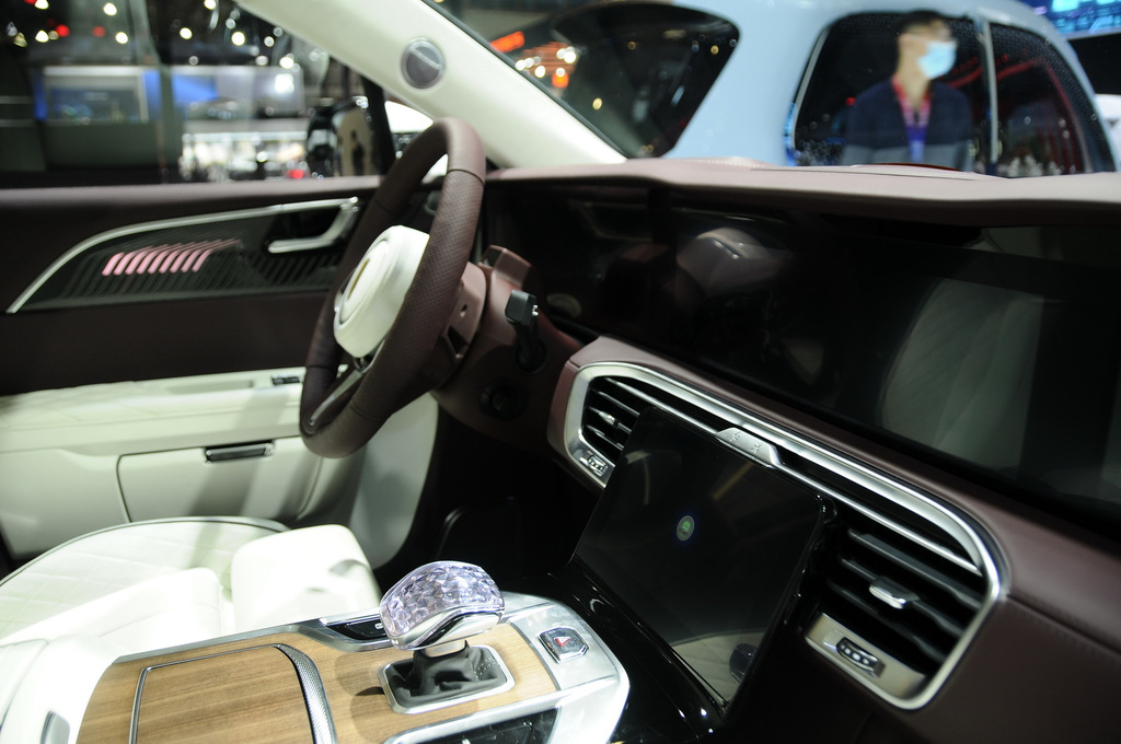 Hongqi E-HS9: sähköinen kiinalainen vastine Rolls-Royce Cullinanille