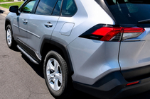 Toyota Rav 4 2019–2025 OEM V2B sivuaskelmat (2 kpl, alumiini) kuva 8
