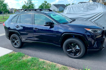 Toyota Rav 4 2019–2025 OEM-poikkitangot integroiduille kattokaiteille (2 kpl) kuva 3