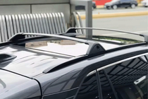 Toyota Rav 4 2019–2025 OEM-poikkitangot integroiduille kattokaiteille (2 kpl) kuva 9