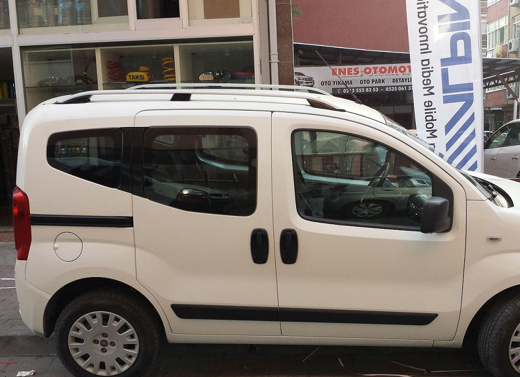 Kattokaiteet Peugeot Bipperiin