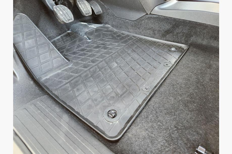 Peugeot Partner/Rifter 2019– Stingray kumimatot matkustamoon (4 kpl, kiinnike CP2) Image