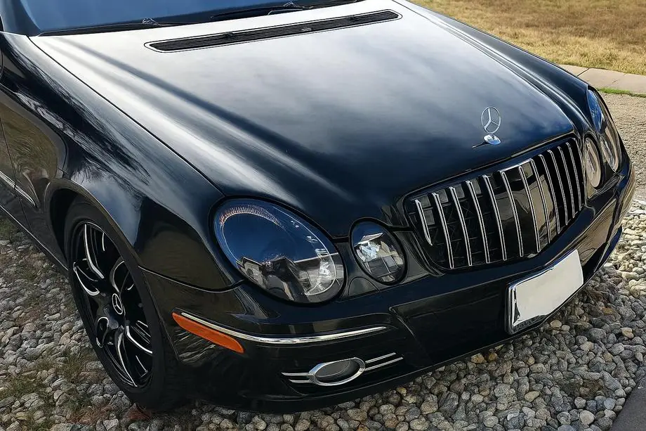 Mercedes E-class W211 2002–2009 Etusäleikkö 2006-2009 (GT Panamericana) Image