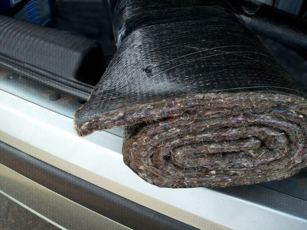 Auton äänieristys rakennusmateriaaleilla
