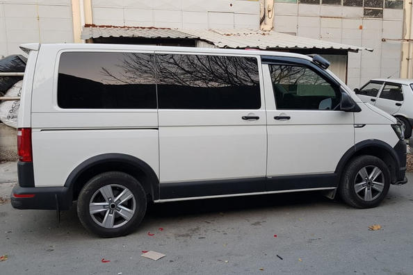 Oven listat Volkswagen T5:een Kuva 1