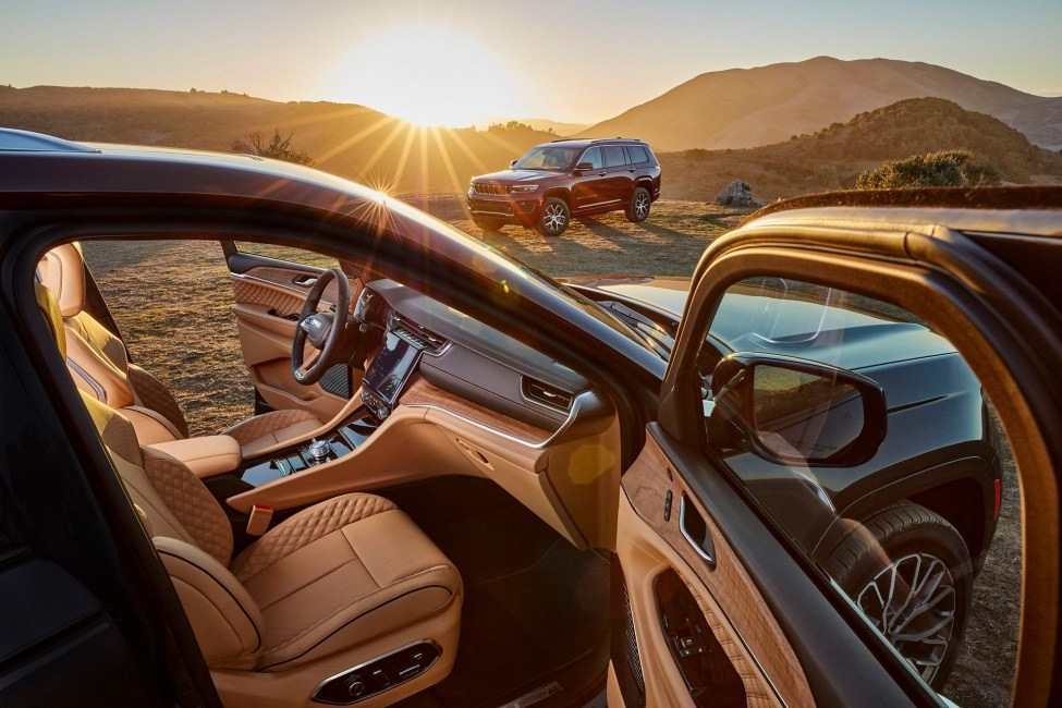 Päivitetty Jeep Grand Cherokee 2021 esitelty