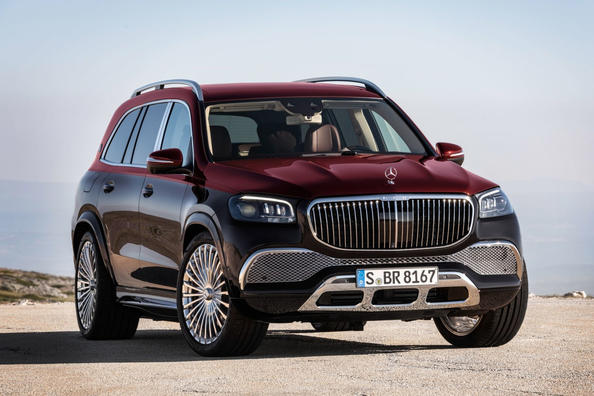Mercedes-Maybach GLS -crossover esiteltiin