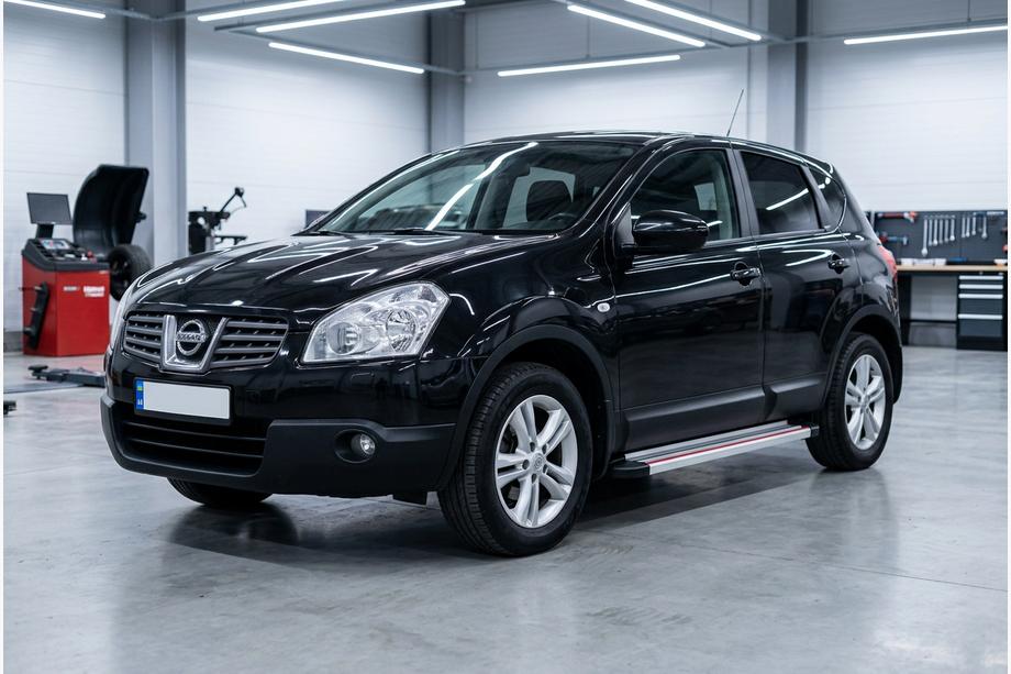 Nissan Qashqai 2007–2010 Sivuporrassarja Maya Red-Grey (2 kpl, alumiini) Image