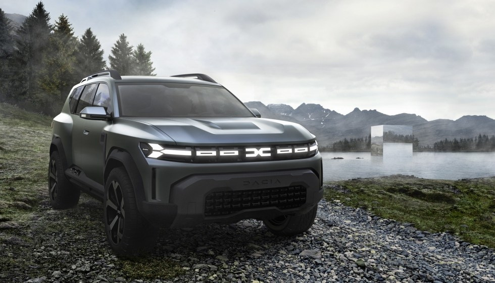 Dacia valmistelee suurta 7-paikkaista crossoveria