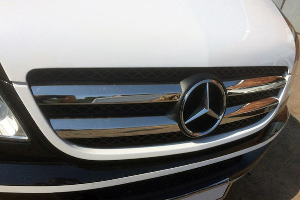 Mercedes Sprinterin jäähdyttimen säleikön tuning