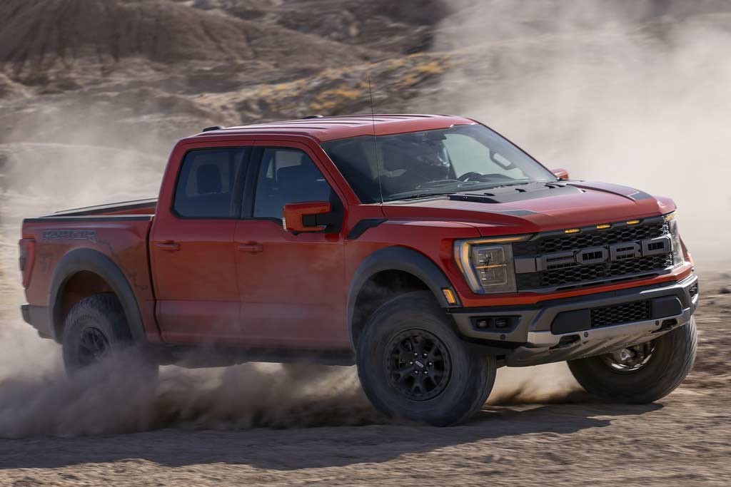 Ford F-150 Raptor esiteltiin päivitettynä versiona