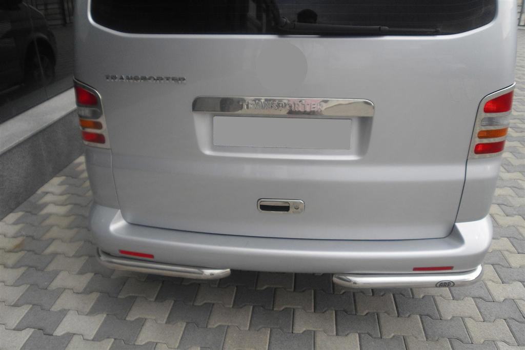 Takapuskurin kaaret Volkswagen T5:een