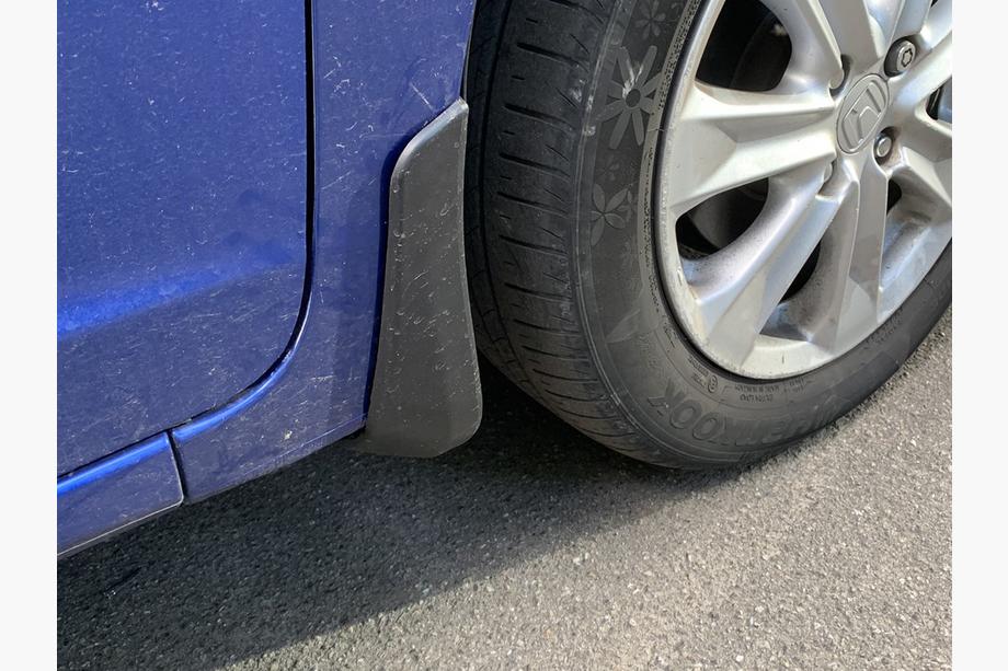 Honda FIT/Jazz 2014–2020 Premium-roiskeläpät (4 kpl) Image