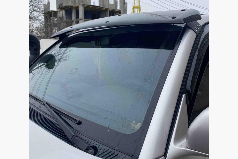 Toyota Land Cruiser 100 1998–2007 Tuulilasin aurinkolippa Image