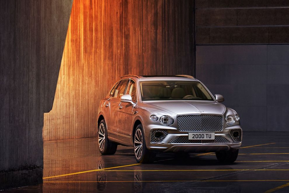 Bentley Bentayga -crossoverin kasvojenkohotettu malli