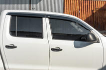 Volkswagen Amarok 2010–2022 Ikkunatuuliohjaimet kromilistalla (4 kpl, Niken) kuva 1