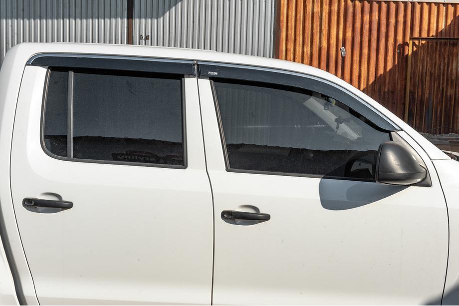 Volkswagen Amarok 2010–2022 Ikkunatuuliohjaimet kromilistalla (4 kpl, Niken) Image