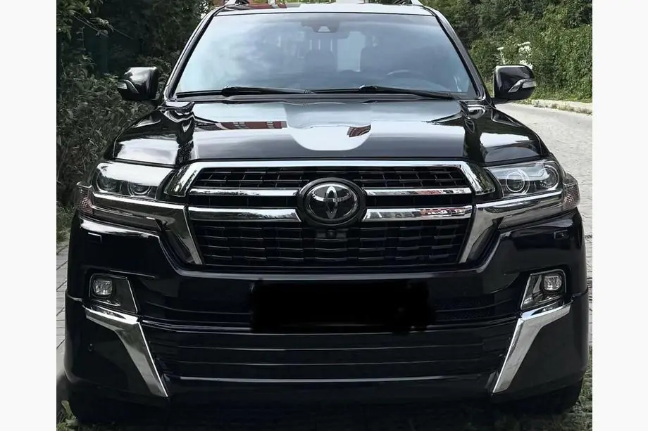 Toyota Land Cruiser 200 2007–2021 Jäähdyttimen säleikkö 2016-2021 (2021 design) Kuva 11