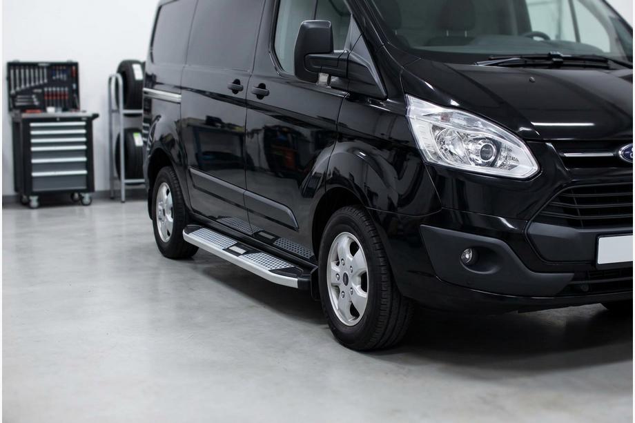 Ford Custom 2013–2022 Mevsim Grey sivuporrastangot (2 kpl, alumiini) pitka akselivali Image