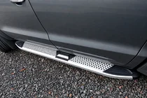 Volkswagen Amarok 2010–2022 Mevsim Grey sivuporrastangot (2 kpl, alumiini) kuva 2
