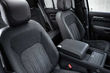 Land Rover Defender -maasturi sai 520-hevosvoimaisen moottorin kuva 7