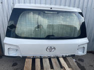Toyota Land Cruiser 200 2007–2021 Takaluukun yläosa 2016+ valkoinen (käytetty, alkuperäinen) kuva 2