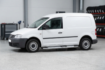 Volkswagen Caddy 2004–2010 Mevsim Grey sivuporrastangot (2 kpl, alumiini) Maxi-alusta kuva 1