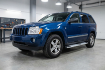 Jeep Grand Cherokee WK 2004–2010 Mevsim Grey sivuporrastangot (2 kpl, alumiini) kuva 1
