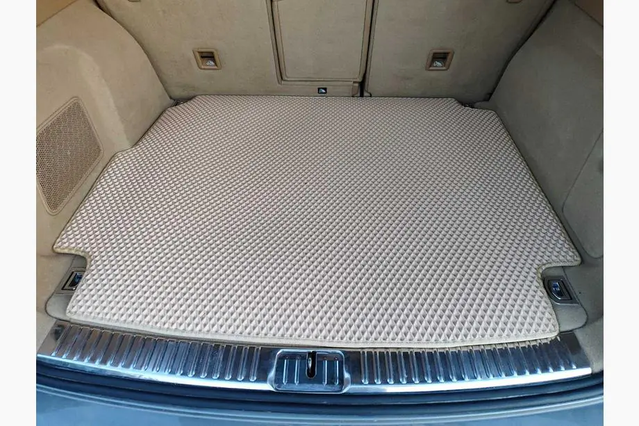 Porsche Cayenne 2010–2017 Tavaratilan matto subwooferilla (EVA, harmaa) Image