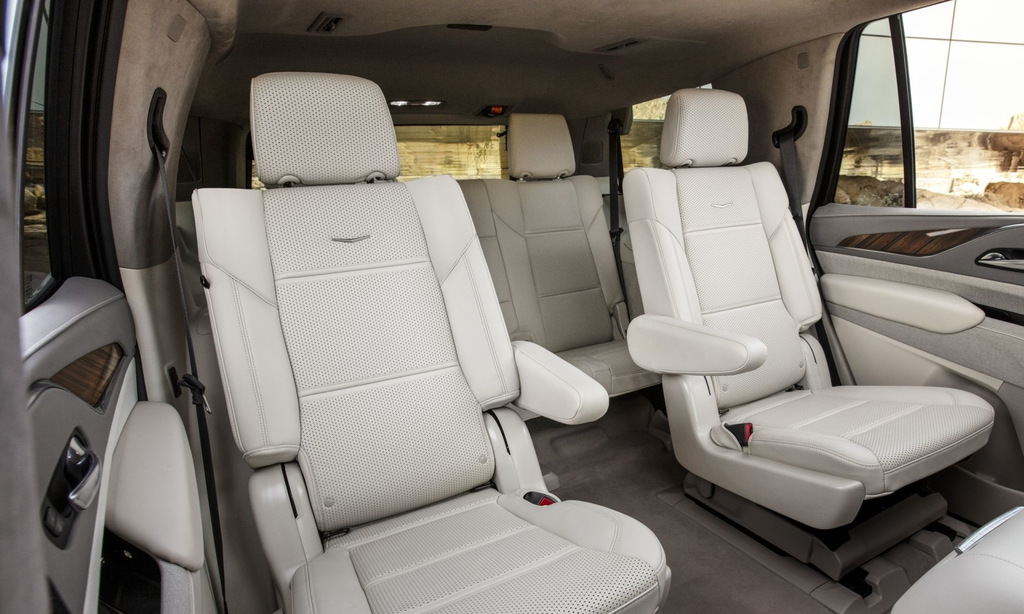 Uuden sukupolven Cadillac Escalade -katumaasturin koeajo