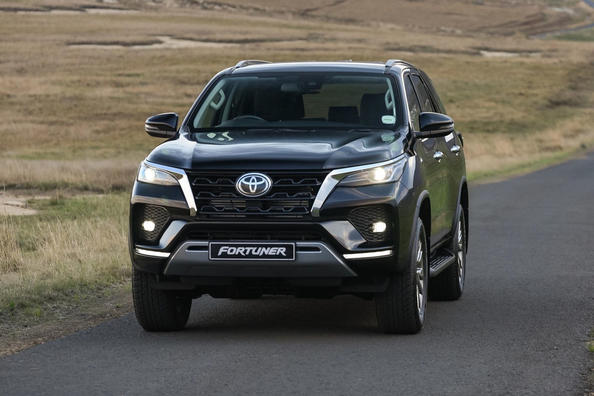 Arvostelu: uudistettu Toyota Fortuner -maasturi