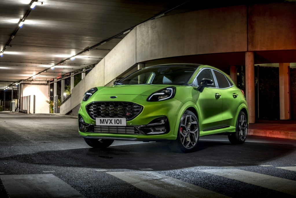 Urheilullistettu Ford Puma ST -crossoverin päivitys