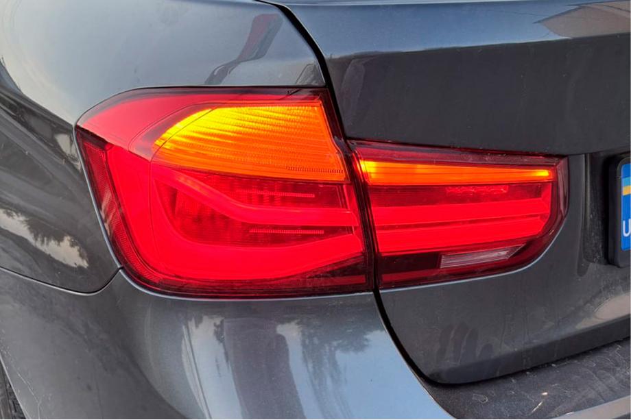BMW 3-sarja F30/F31 2012–2019 Takavalot tyyppi 2 (2 kpl) Image