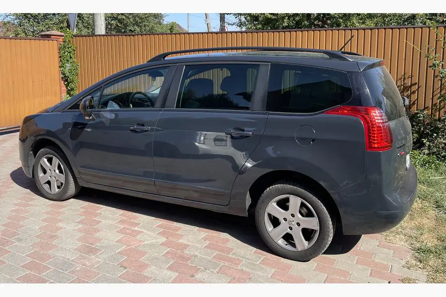 Peugeot 5008 2009–2016 OmsaLine Solid kattokaiteet (2 kpl, mustat) Kuva 1