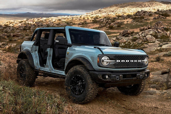 Uuden sukupolven Ford Bronco -maasturin viisovinen versio