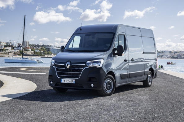 Katsaus uudistettuun Renault Master -pakettiautoon