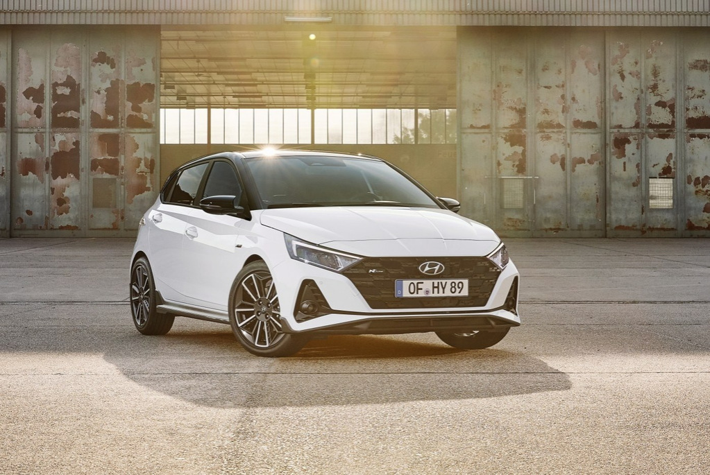 Uuden sukupolven etuvetoinen kompakti Hyundai i20 -viistoperä