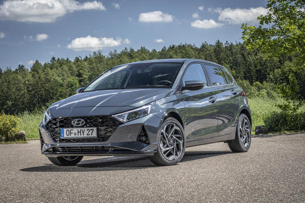 Uuden sukupolven etuvetoinen kompakti Hyundai i20 -viistoperä