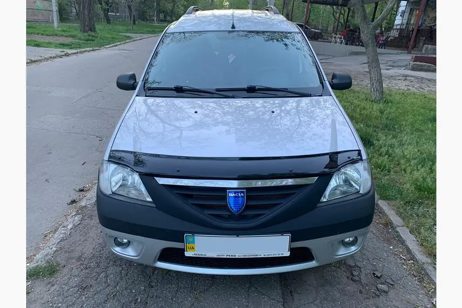 Dacia Logan I 2005–2008 Konepellin tuuliohjain (EuroCap) Image