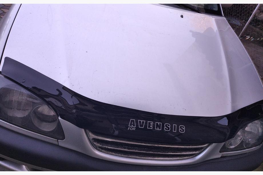 Toyota Avensis 1998–2003 Konepellin tuuliohjain (VIP) Image