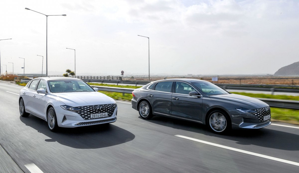 Uudistettu kuudennen sukupolven Hyundai Grandeur -sedan
