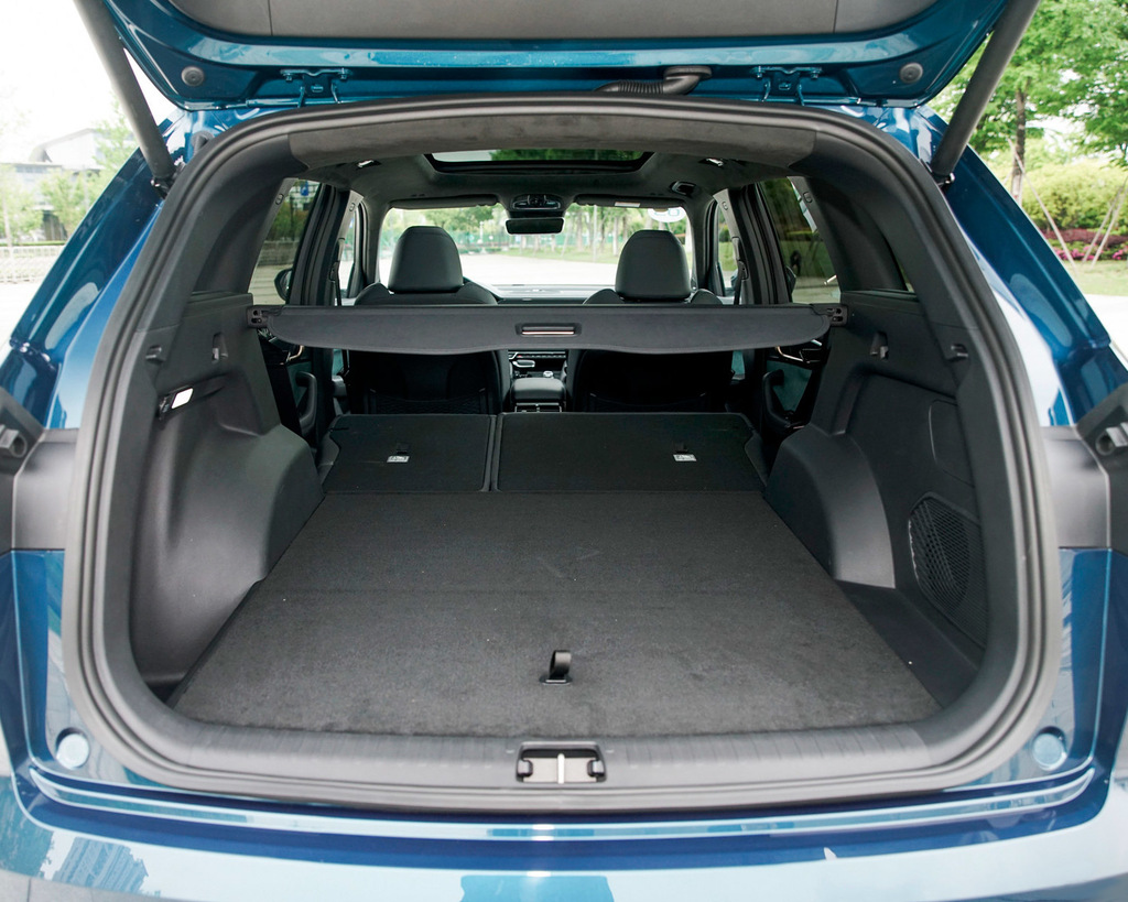 Geely Xingyue L -lippulaivacrossoverin esittely pidettiin