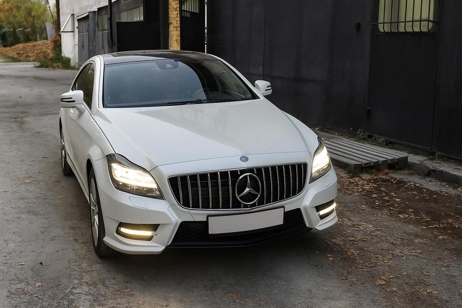 Mercedes CLS C218 2011–2018 Etusäleikkö 2011-2014 (GT Panamericana) Image